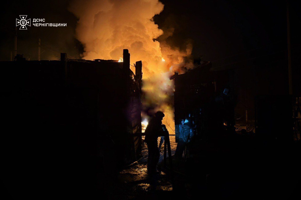 Дрони атакували Чернігівщину: поцілили по енергооб’єкту